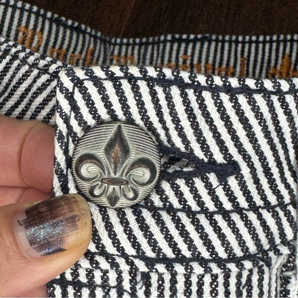 Rock Revival Black and White Striped Women Shorts Detailed buttons size 26 - Picture 6 of 16